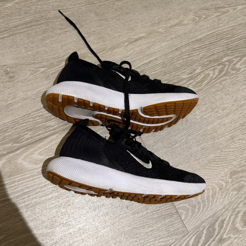 Nike(Wmns) React Escape Run Flyknit 'Black White'… - image 6